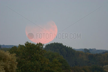 Lunar eclipse  United Kingdom  7 September 2006.