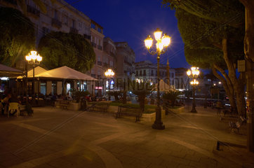 Cagliari  Italien  Abendstimmung an der Piazza Yenne im Stadtviertel Stampace