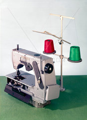 Singer 552 double-thread chain-stitch sewing machine  1970.