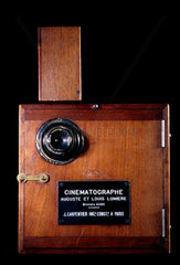Lumiere Cinematographe no 8  1896.