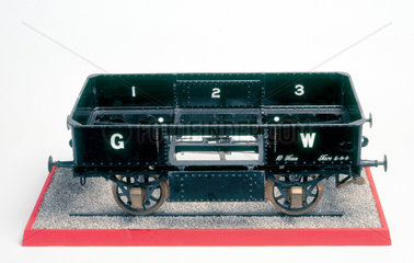 Steel wagon  c 1902. Model (scale 1:8). Thi