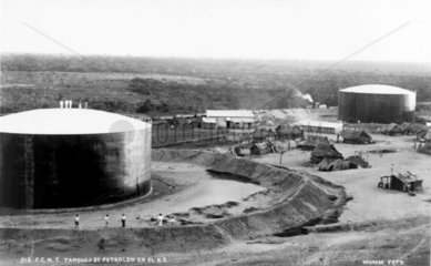 Petroleum tanks  Mexico  1901-1910. Photogr
