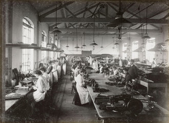Women workers at Doncaster works  South Yorkshire  c 1916.