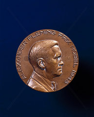'Alexander Fleming Prix Nobel 1945'.