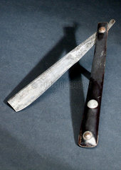 Cut throat razor  1750-1850.