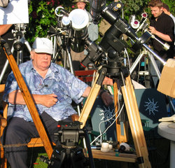 Astronomer Patrick Moore at Transit of Venus party  8 June 2004.