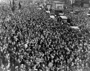 Crowds in Piccadilly Circus in Central Lond