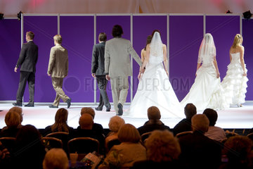 Essen  Deutschland  Brautmodenschau auf der Messe Mode Heim Handwerk