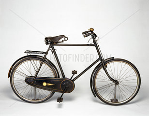 'Golden Sunbeam' bicycle  c 1907.