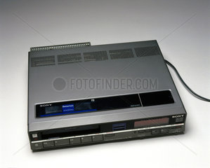 Sony Beta SL-F30UB video cassette recorder  1985.