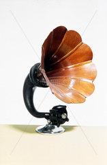 Amplion loudspeaker with wooden horn  1925.