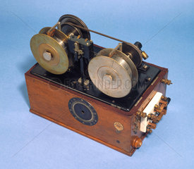 Poulsen's Telegraphone  1903.