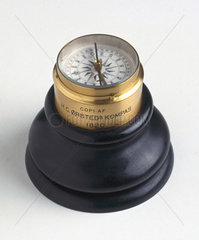 Compass used in Oersted’s original electromagnetism experiment  1820.