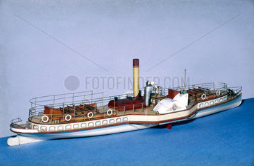 Thames passenger steamer  1904.