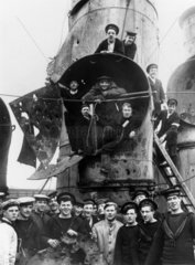 Some of the crew of the British cruiser ‘Vindictive’  1918.
