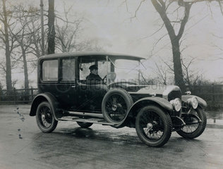 Saloon car with chauffeur 6 cylinder
