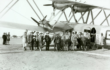 HP42 passengers embark at Khartoum  Sudan  1931-1941.