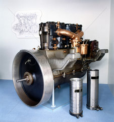 Daimler-Knight four-cylinder engine  1909.