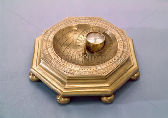 Florentine cup sundial  1580.