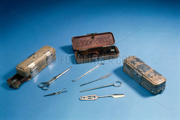 Surgical instruments and cases  English  1650-1700.