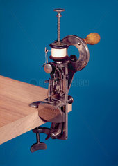 Moldacot pocket sewing machine  1885-1886.