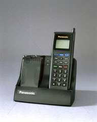Panasonic I-series ETACS mobile phone with charger  1993.