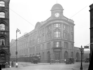 Manchester Victoria station  1921.