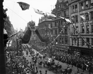 Edward VII’s coronation procession  London  2 August 1902.
