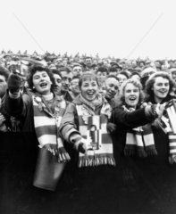 Football supporters  15 February 1958. 'Som