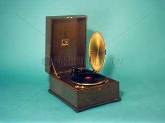 HMV gramophone  1923.
