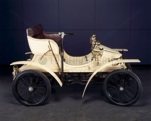 Vauxhall 5 hp motor car  1903.