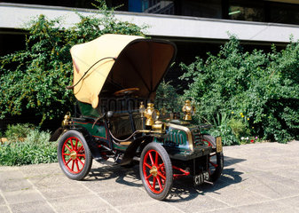 Peugeot ‘Bebe’ 5 hp motor car  1901.