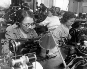 Shoe manufacture  1950. Women stitching sho