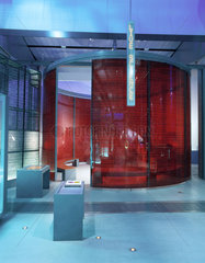 Live Science' arena  'Who Am I?' Gallery  Wellcome Wing  February 2001.