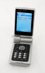 Nokia N92 mobile phone with television receiver  2006.