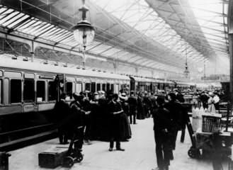 Waterloo Station  Platform 1  c 1900.