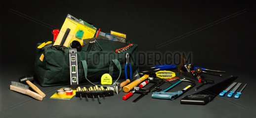General purpose handyman’s tool kit  1999.