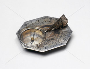 Octagonal Louis XVI sundial and compass  French  early 18th Century.