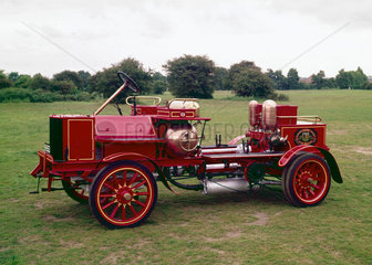 Motor fire engine  1904.