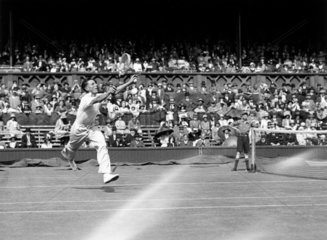 Fred Perry  Wimbledon Tennis Championship  23 June 1931.