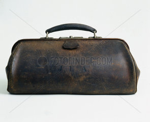 Leather doctor's bag  English  1890-1930.