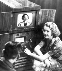 Demonstrating home television reception  1936.