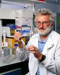 Sir John Sulston  English pioneering researcher in genomics  2002.