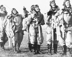 Women pilots looking skywards  10 January 1