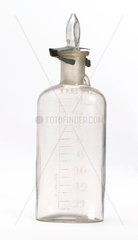 Maynard’s patent chloroform drop bottle  1890-1930.
