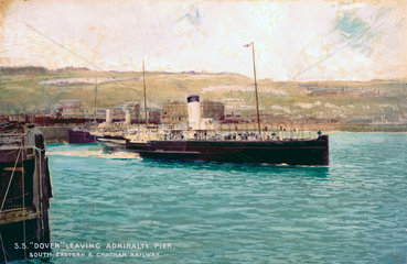 SS ‘Dover’ leaving Admiralty Pier  Dover  Kent  c 1899-1911.
