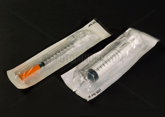 Disposable syringes in sterile packs  1995.