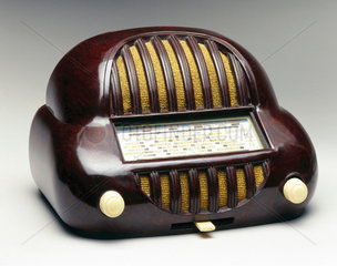 Sonorette walnut bakelite radio  French  late 1940s.