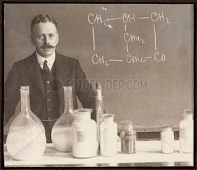 M Q Forster  chemist  1914.