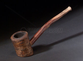 Cherrywood tobacco pipe  French  1850-1900.